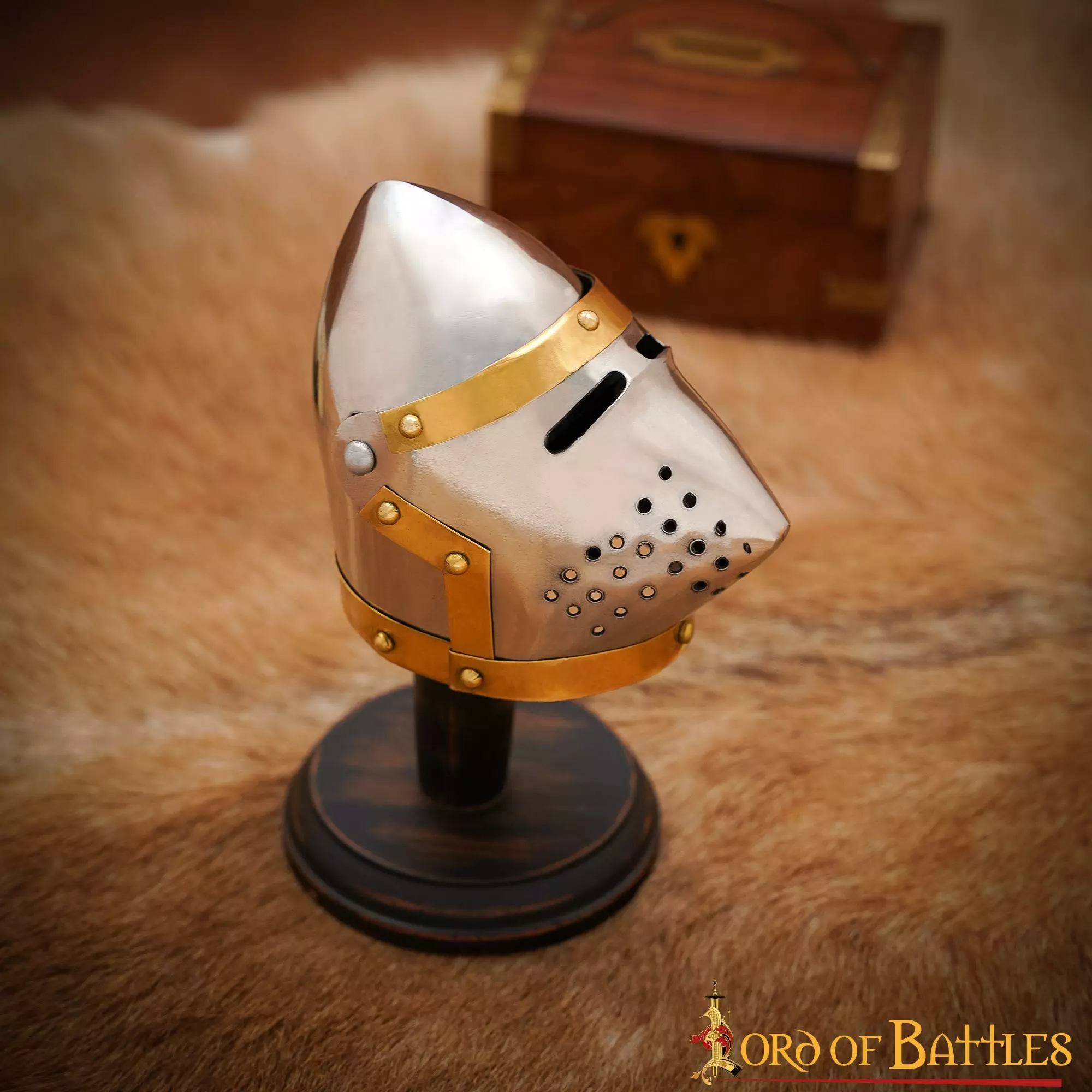 Minicasco Decorativo De Bascinet Con Acabado Cromado Y Soporte De Madera 8 Minicasco Decorativo De Bascinet Con Acabado Cromado Y Soporte De Madera - Imagen 6