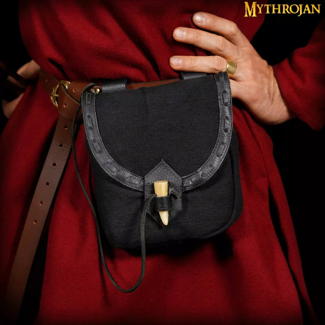 Riñonera Mythrojan "The Adventurer's" Con Cierre De Cuerno, Ideal Para Representaciones LARP SCA Y Ferias Ren, Cuero De Plena Flor Y Lienzo Tejido A Mano, 8"×7". 6 Riñonera Mythrojan "The Adventurer's" Con Cierre De Cuerno, Ideal Para Representaciones LARP SCA Y Ferias Ren, Cuero De Plena Flor Y Lienzo Tejido A Mano, 8"×7". - Imagen 4
