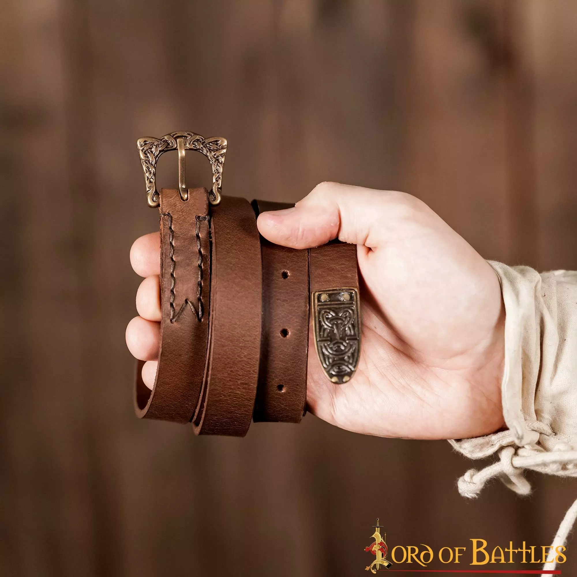 Cinturón Vikingo Ornamentado De Cuero Con Hebilla Y Capucha De Latón Antiguo 3 Cinturón Vikingo Ornamentado De Cuero Con Hebilla Y Capucha De Latón Antiguo