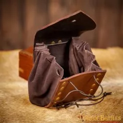 Bolsa Medieval Para Cinturón Out On An Odyssey Con Detalles De Latón Envejecido -Armadura Ventas 7 134