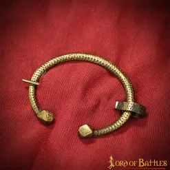 Intrincado Broche De Latón Antiguo Penannular Accesorio Funcional Para Ropa 12 Intrincado Broche De Latón Antiguo Penannular Accesorio Funcional Para Ropa -Armadura Ventas 7 50