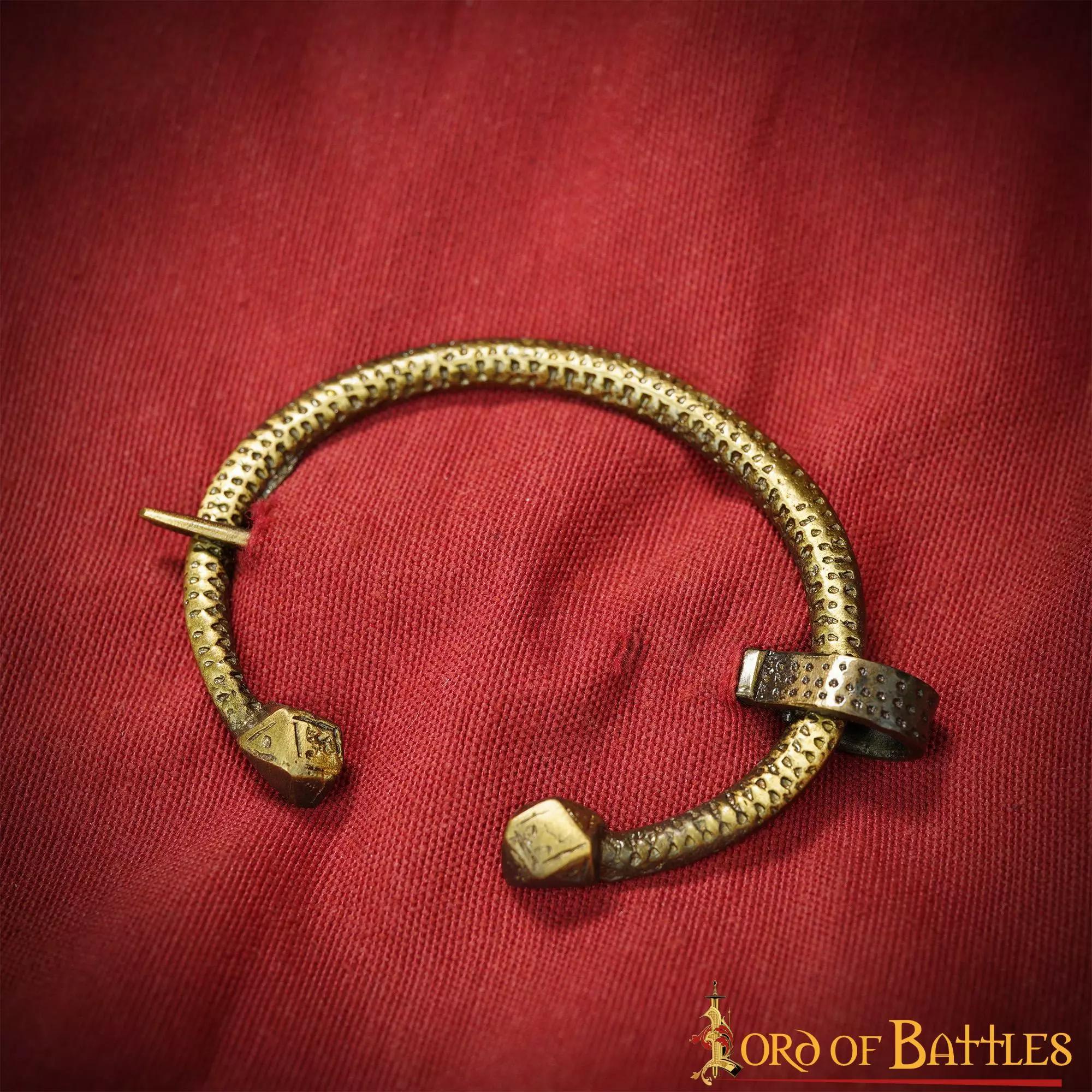 Intrincado Broche De Latón Antiguo Penannular Accesorio Funcional Para Ropa 7 Intrincado Broche De Latón Antiguo Penannular Accesorio Funcional Para Ropa - Imagen 5