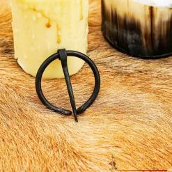 Alfiler De Capa Medieval Vikingo De Hierro Forjado A Mano Con Peroné Penannular