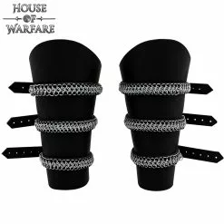 Brazales De Cuero De Guardabosques Con Hileras De Cota De Malla